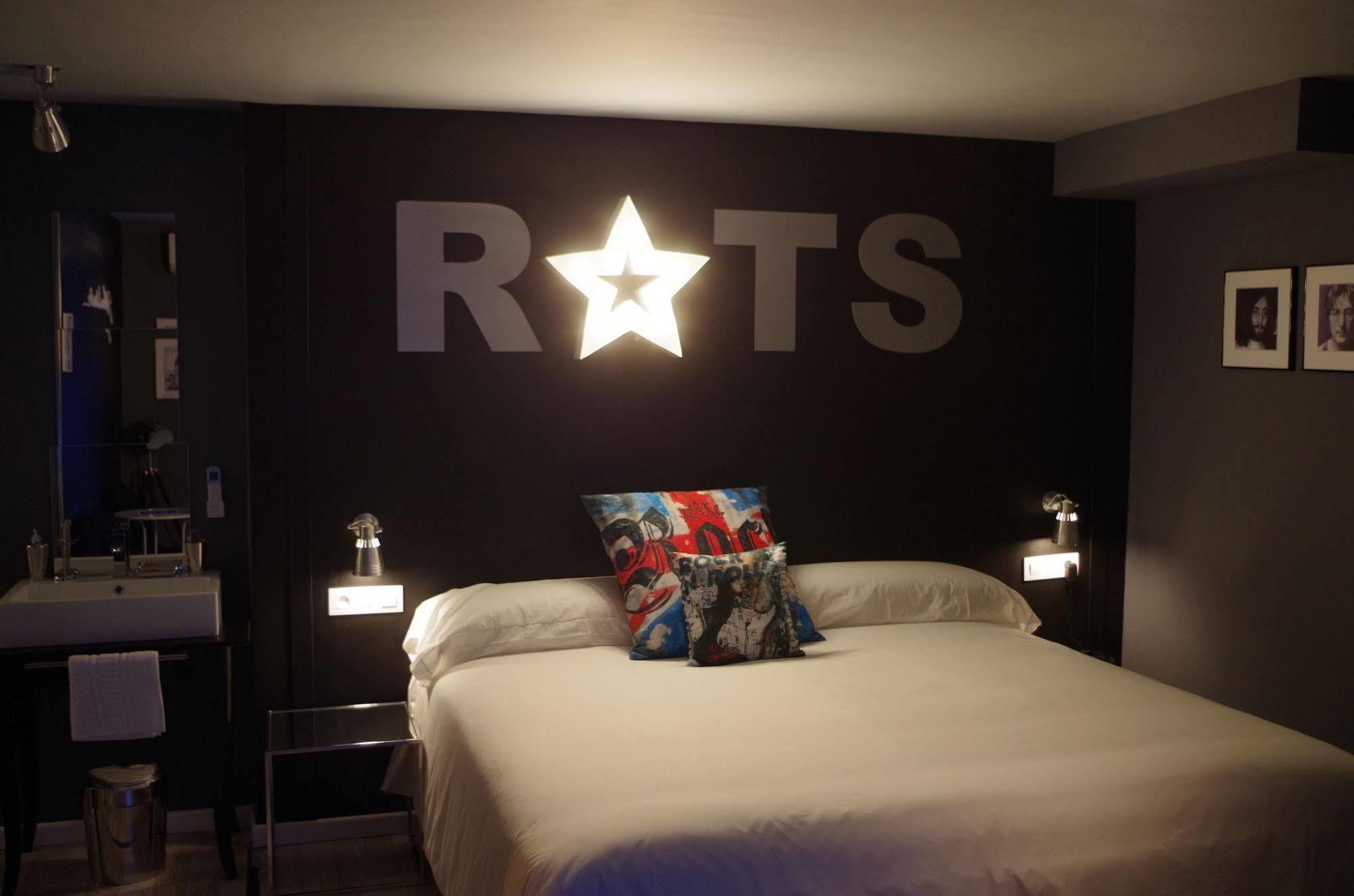 Hotel Apartamentos Rock Star Табоадела Экстерьер фото